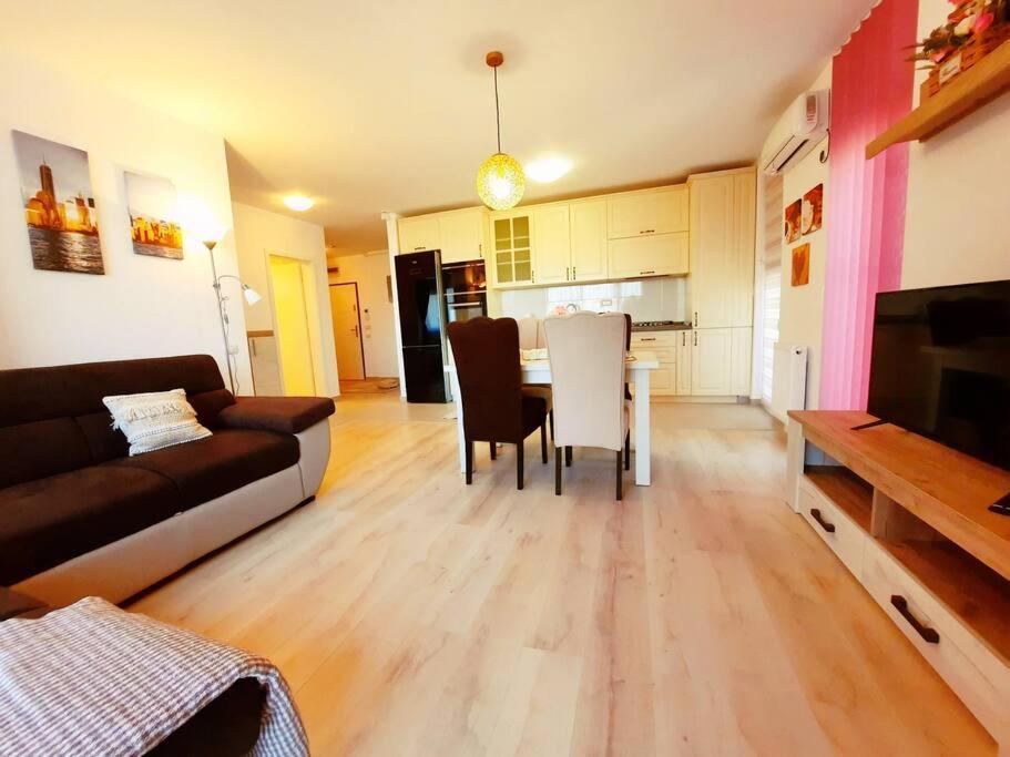 Beautiful Panoramic Central Apartment - City Of Mara Timişoara Exterior foto
