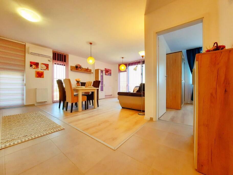 Beautiful Panoramic Central Apartment - City Of Mara Timişoara Exterior foto