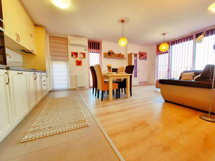 Beautiful Panoramic Central Apartment - City Of Mara Timişoara Exterior foto